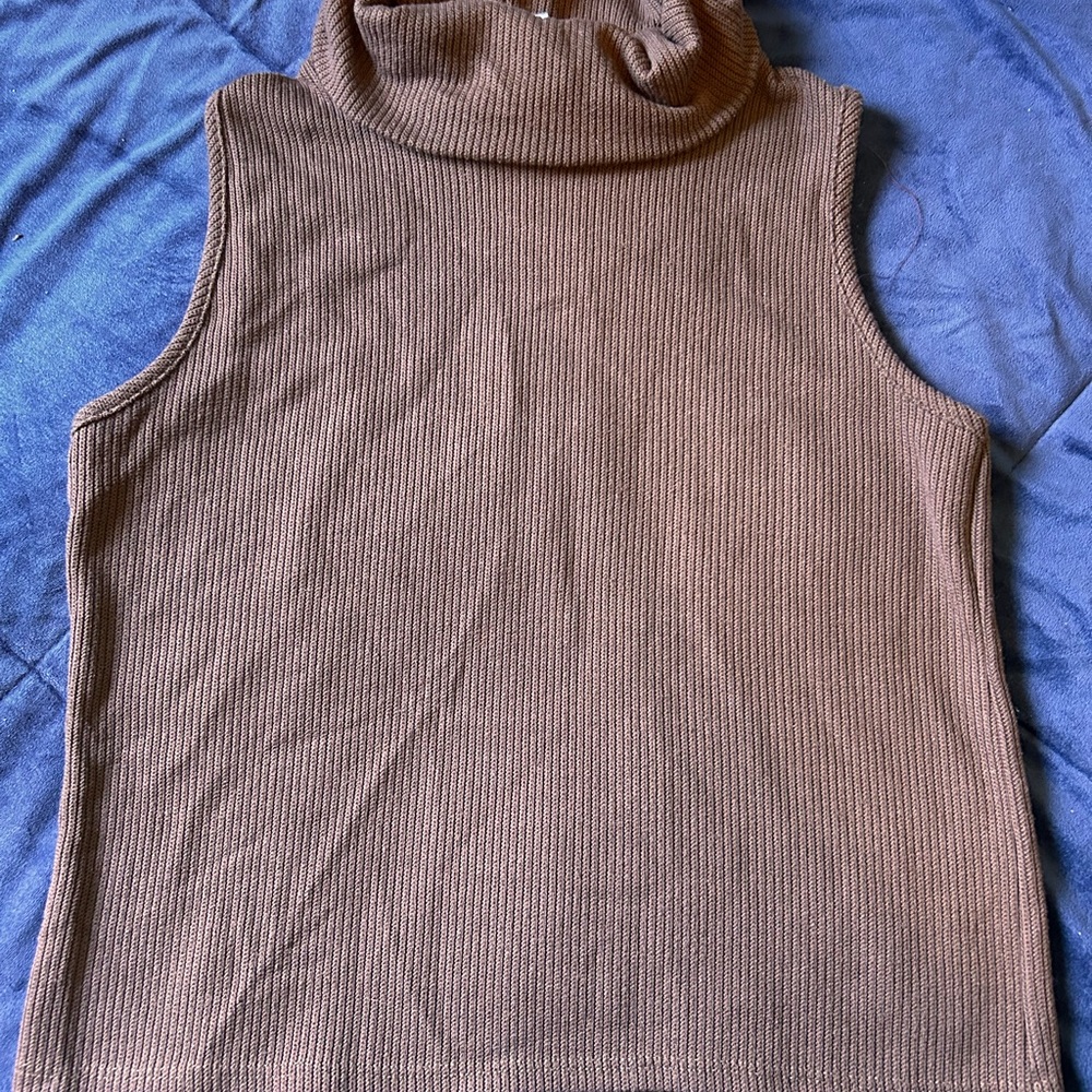 Sleeveless Ribbed Turtleneck Top in Taupe